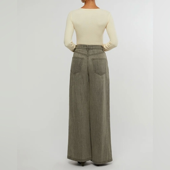 WeWoreWhat High Rise Pleated Wide Leg Jean in Color Stone Wash Size 24 - Picture 5 of 6